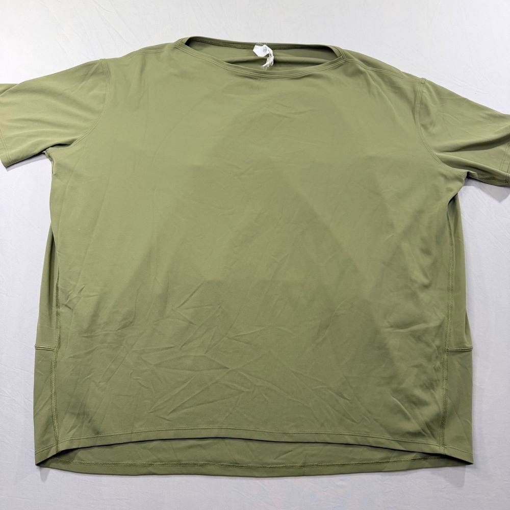 Lululemon Back in Action Short Sleeve Tee Size 10 Green limited Edition